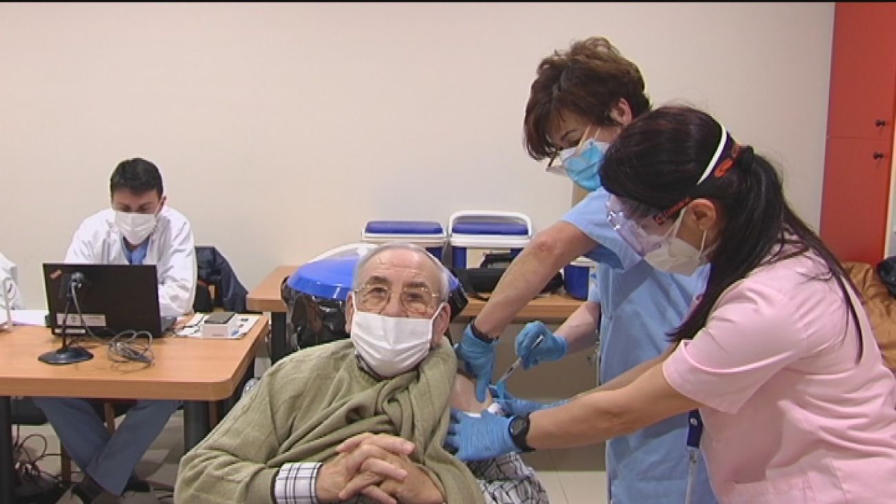 Un 73 % de las residencias ha completado ambas dosis de la vacunación