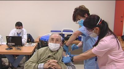 Un 73 % de las residencias ha completado ambas dosis de la vacunación