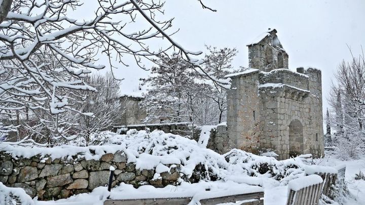 Navalquejigo cubierto de nieve / SALVEMOS NAVALQUEJIGO