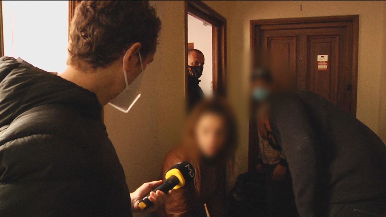 Le okuparon el piso mientras lo fumigaba por una plaga de cucarachas