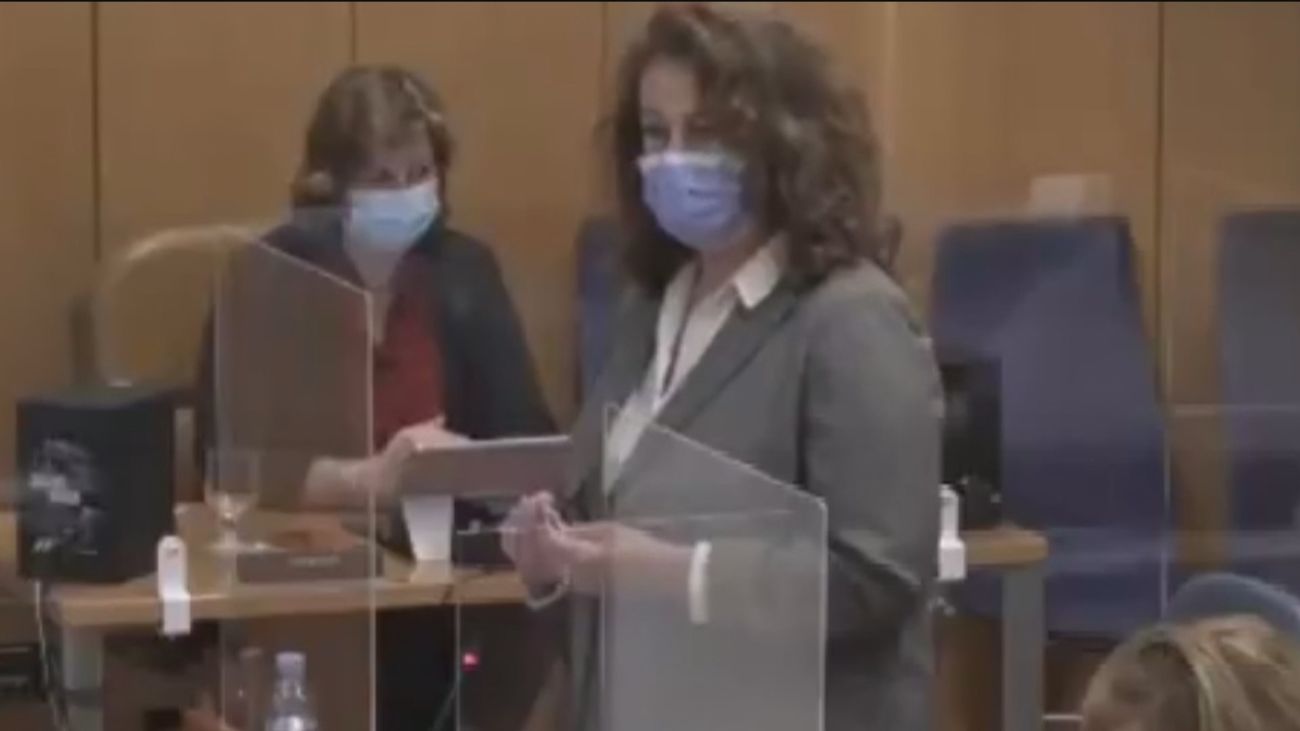 Antonelli denuncia la actitud 'tránsfoba' de Mariano Calabuig (Vox), que se disculpa por referirse a ella en masculino