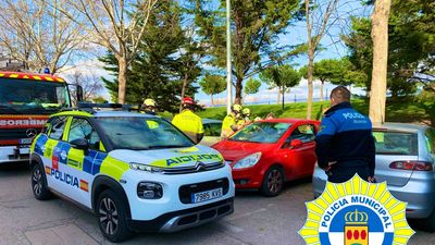 Rescatada una niña de dos años que quedó atrapada en un coche en Alcorcón