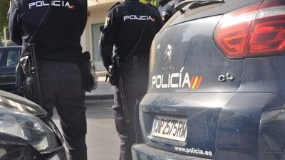 Desmantelan un narcopiso en San Blas ubicado en un recinto escolar abandonado que surtía a menores