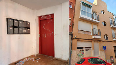 Un matrimonio de ancianos, acorralado por los okupas en un edificio de Puente de Vallecas