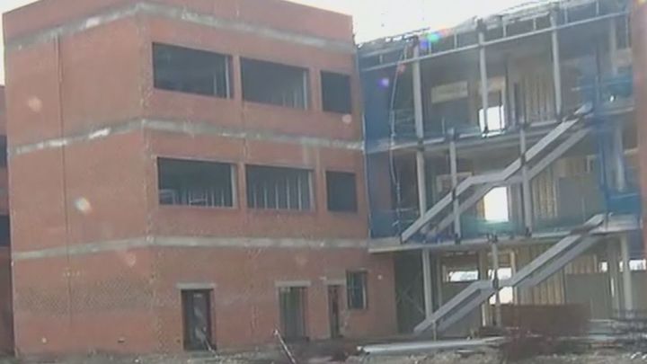 Vecinos de Alcalá de Henares denuncian los robos en un instituto en construcción