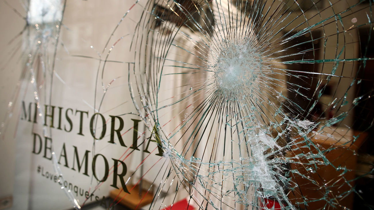 Vecinos y comerciantes del centro recuperan la normalidad tras los disturbios