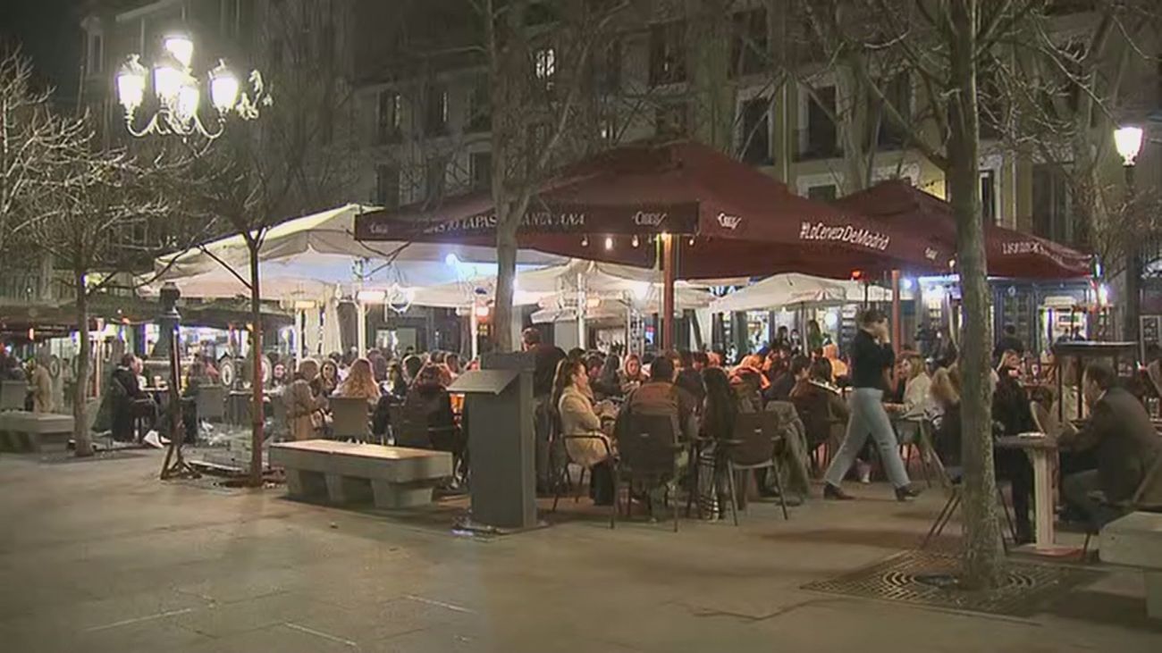 Terrazas repletas en Madrid para comenzar el fin de semana