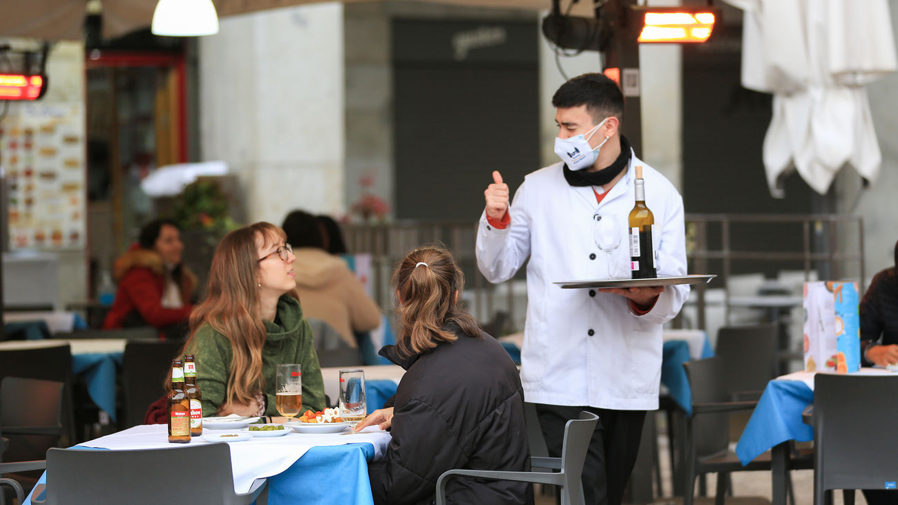 El Gobierno destinará 11.000 millones de ayuda directa al turismo, la hostelería y al pequeño comercio