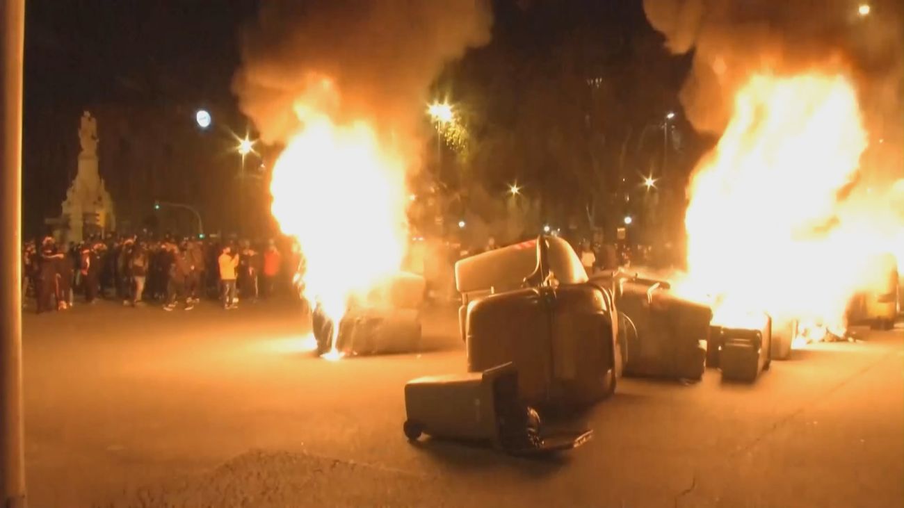 Un total de 102 detenidos y 82 mossos heridos en las cinco noches de disturbios en Cataluña