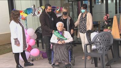 La abuela inmune de Ondarroa supera el Covid y celebra su 104 cumpleaños