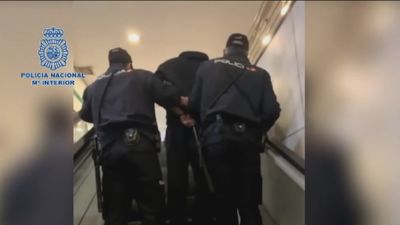 Prisión para un hombre que tenía 71.000 vídeos de mujeres en baños públicos de Málaga