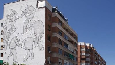 La reforma de un edificio acaba con un mural del artista urbano Blu en Usera