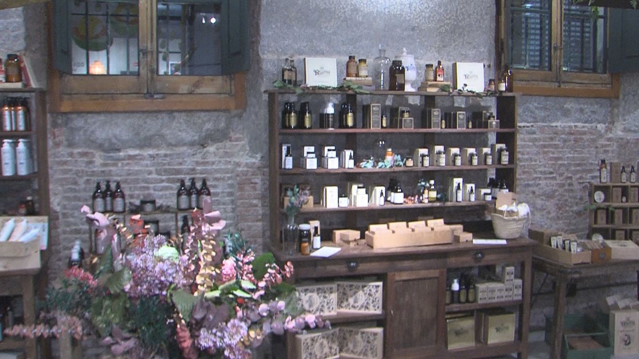 Abre la primera tienda física de cosméticos 'Mi Robotica' en la capital
