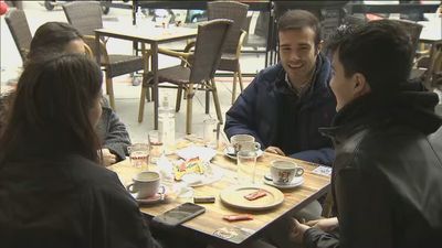 Sin mascarillas en las terrazas: “Alguno no lo entiende y tengo que llamar a la policía”