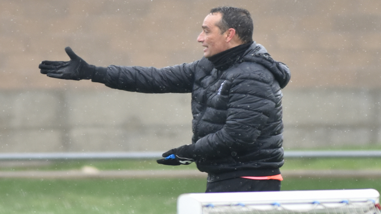 Nos colamos en un entrenamiento de José Luis Oltra con el Fuenlabrada