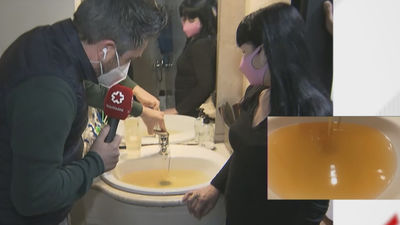 Dos años con agua amarilla saliendo del grifo en Villaverde