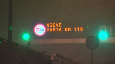 Fuertes nevadas y ventiscas en la sierra madrileña durante la madrugada
