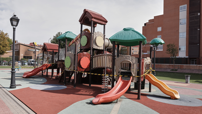 Fuenlabrada desinfecta 33 áreas infantiles para reabrirlas este lunes