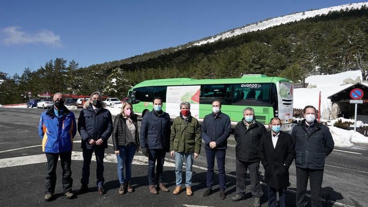 Presentación del autobús lanzadera a Cotos y Valdesquí / COMUNIDAD DE MADRID