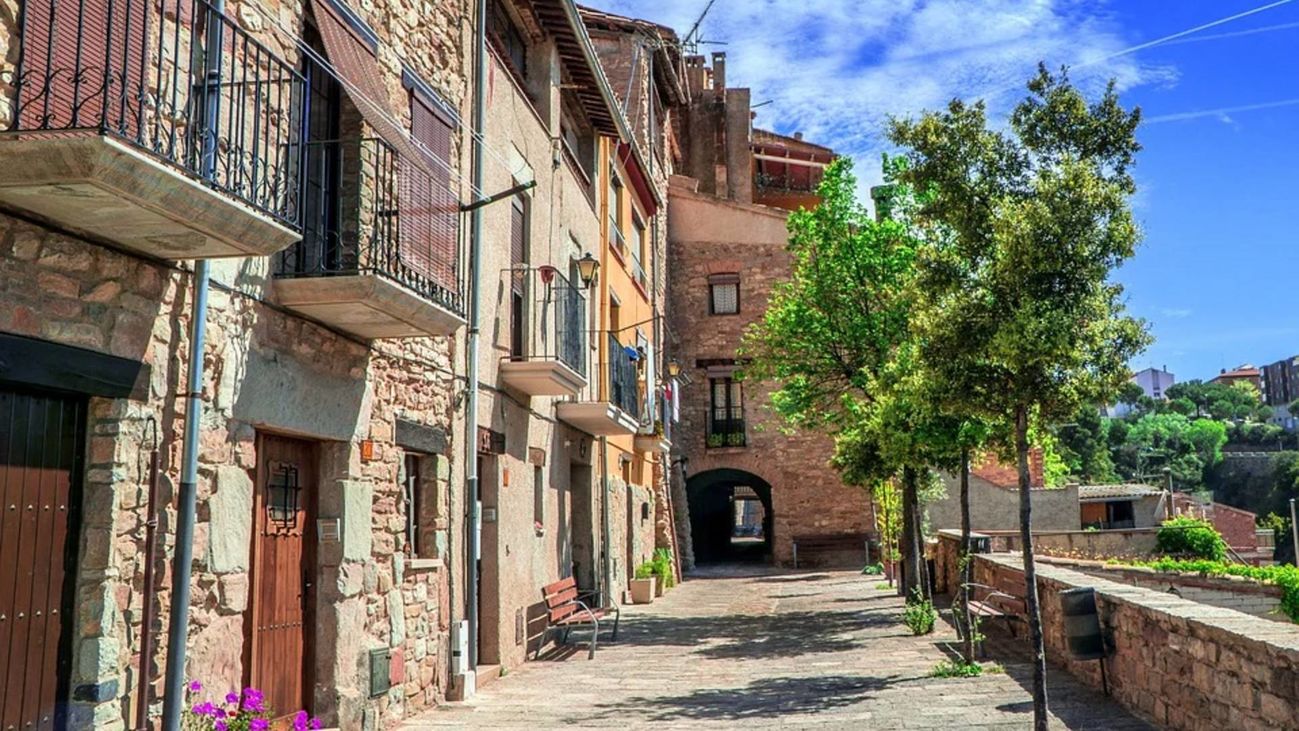 Dos pueblos vecinos acumulan la mayor y la menor tasa de coronavirus de la región