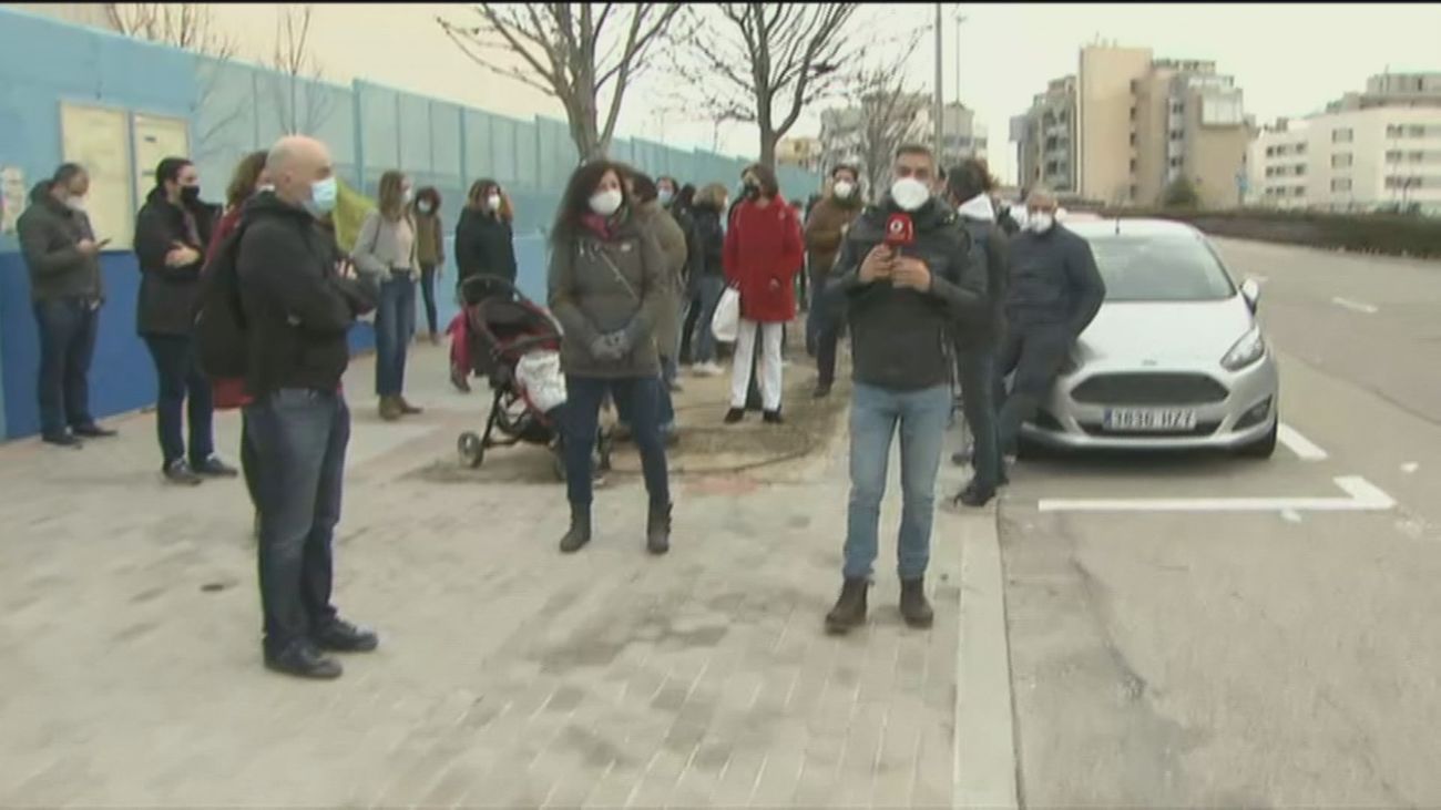 Padres del colegio Blas de Lezo, en Las Tablas, protestan tras dimitir la directora y se enfrentan de nuevo a Educación