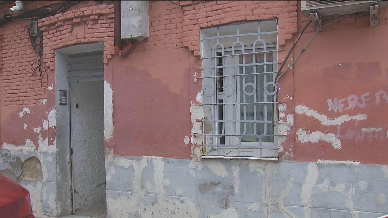 Realojados los 14 vecinos que vivían en la casa de Vallecas que  fotografió Robert Capa