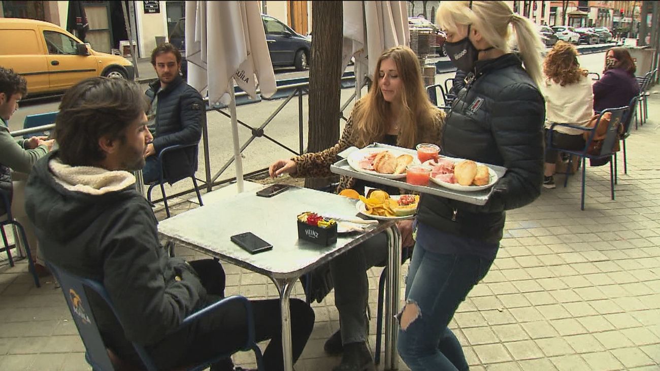 Los vecinos de Andrés Mellado piden contundencia policial contra las fiestas ilegales tras 69 días confinados