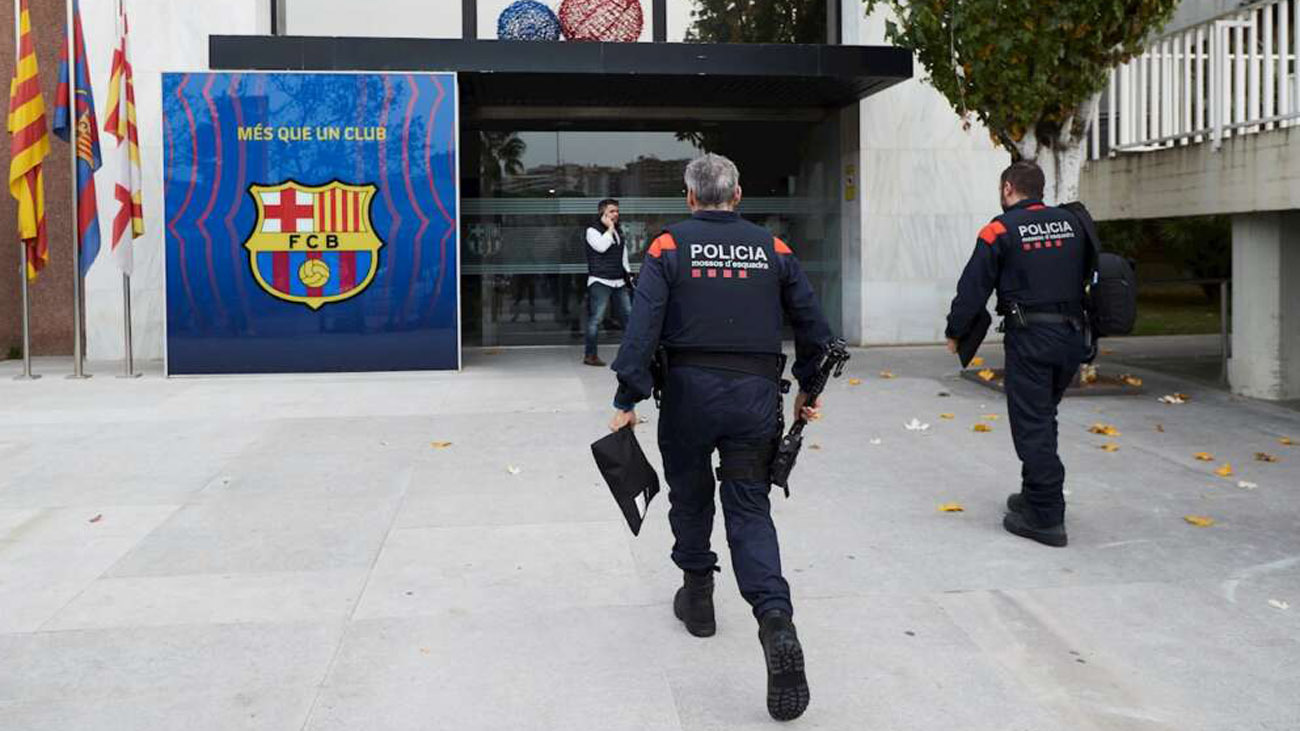 Registro de las oficinas del Barça y cuatro detenciones, entre ellas la de Bartomeu