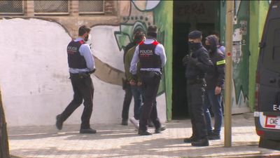 Los Mossos registran dos naves en Canet y Mataró (Barcelona) por su relación con los disturbios violentos del sábado