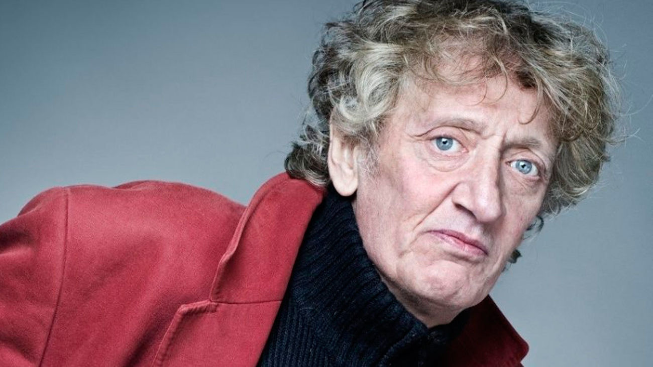 Un brindis con botellines de cerveza, última despedida de los amigos a Quique San Francisco