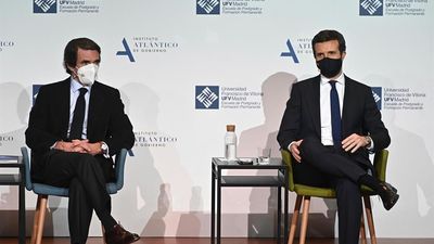 Casado y Aznar se reencuentran: “Pinchan en hueso quienes pretendan separar al PP”