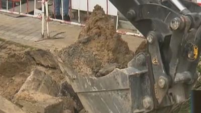 Una rotura deja sin agua a decenas de vecinos de Aluche