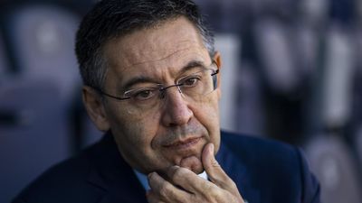 Bartomeu, en libertad con cargos