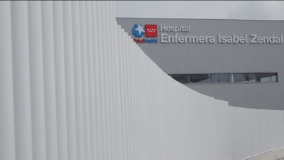 Sin taxis en el Hospital Zendal: "Podemos estar ante el único hospital que no tiene parada de taxi"