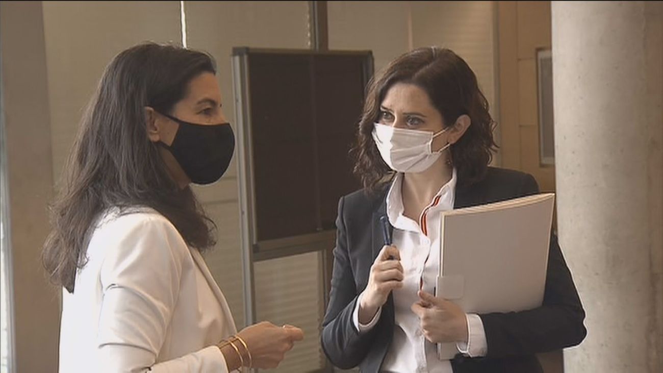 El 8-M protagoniza un tenso debate en la Asamblea de Madrid