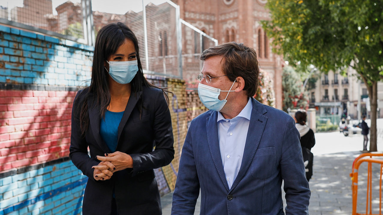 Almeida y Villacís en Onda Madrid, sintonía política y rivalidad sana ante el derbi