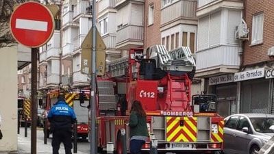 Un radiador eléctrico incendiado obliga a desalojar un colegio de Alcorcón
