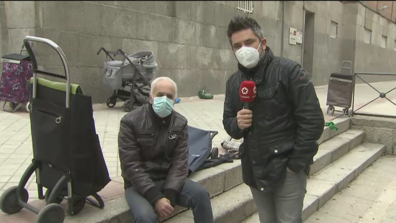 Crecen las colas del hambre un año después del inicio de la pandemia