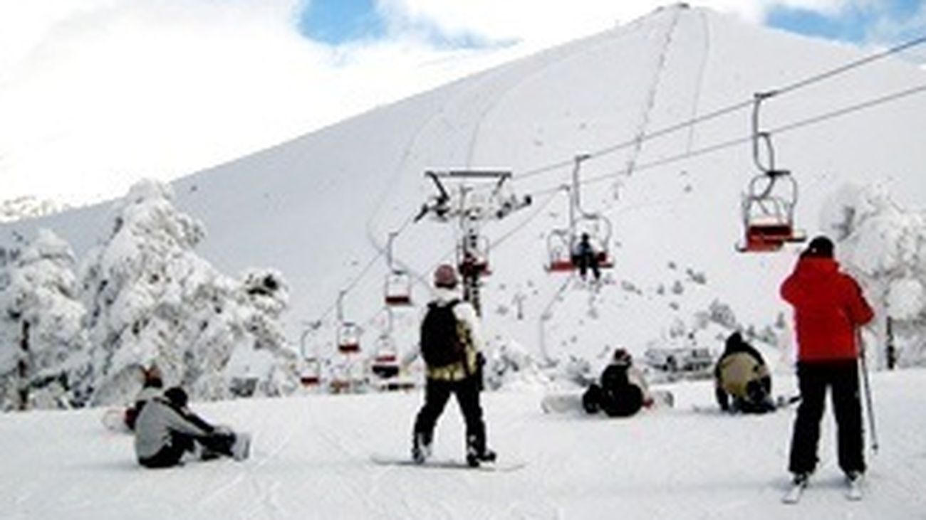 Abierta la bolsa de empleo para trabajar en la estación de esquí de Navacerrada