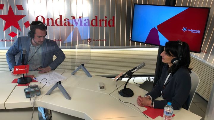 Carlos Padilla, con Pilar Llop, presidenta del Senado, durante la grabación de la entrevista. / Comunicación Onda Madrid
