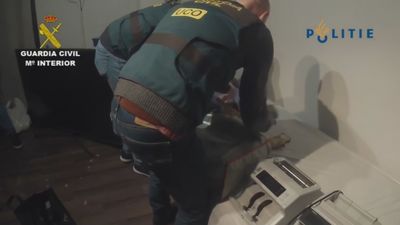 Un triple golpe de la Guardia Civil acaba con el mayor alijo de cocaína rosa