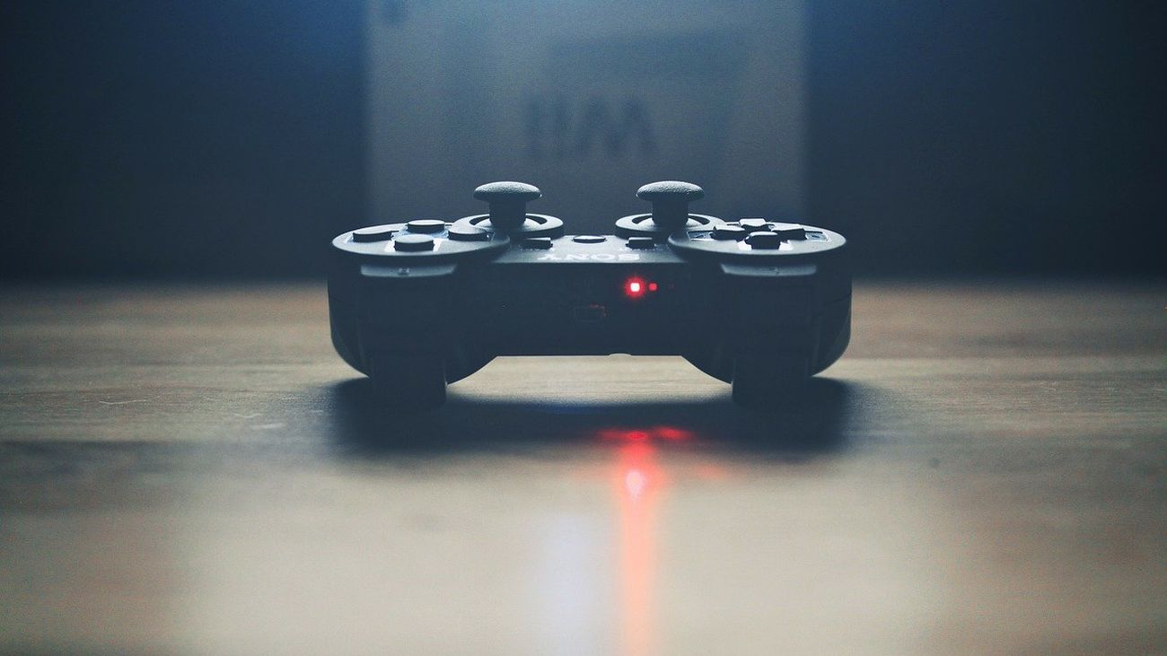 Laura del Pino desarrolla su carrera en torno a los videojuegos