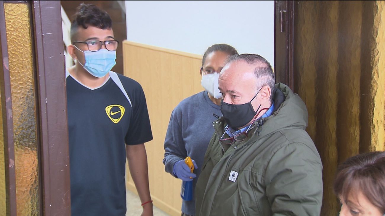 La parroquia del padre Moncho, hogar de acogida para 20 jóvenes migrantes en Hortaleza