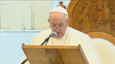 El Papa Francisco invita a no caer en la venganza en su misa multitudinaria en Erbil