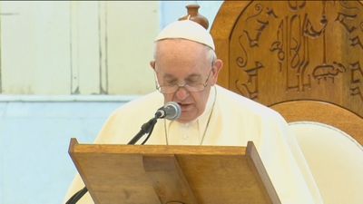 El Papa Francisco invita a no caer en la venganza en su misa multitudinaria en Erbil