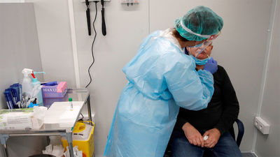 Sanidad registra 10.360 nuevos casos de Covid-19, 85 muertes con la incidencia en 163 casos