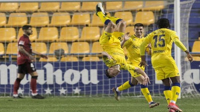 4-0. El Alcorcón sale a lo grande de los puestos del decenso tras ganar al Mirandés