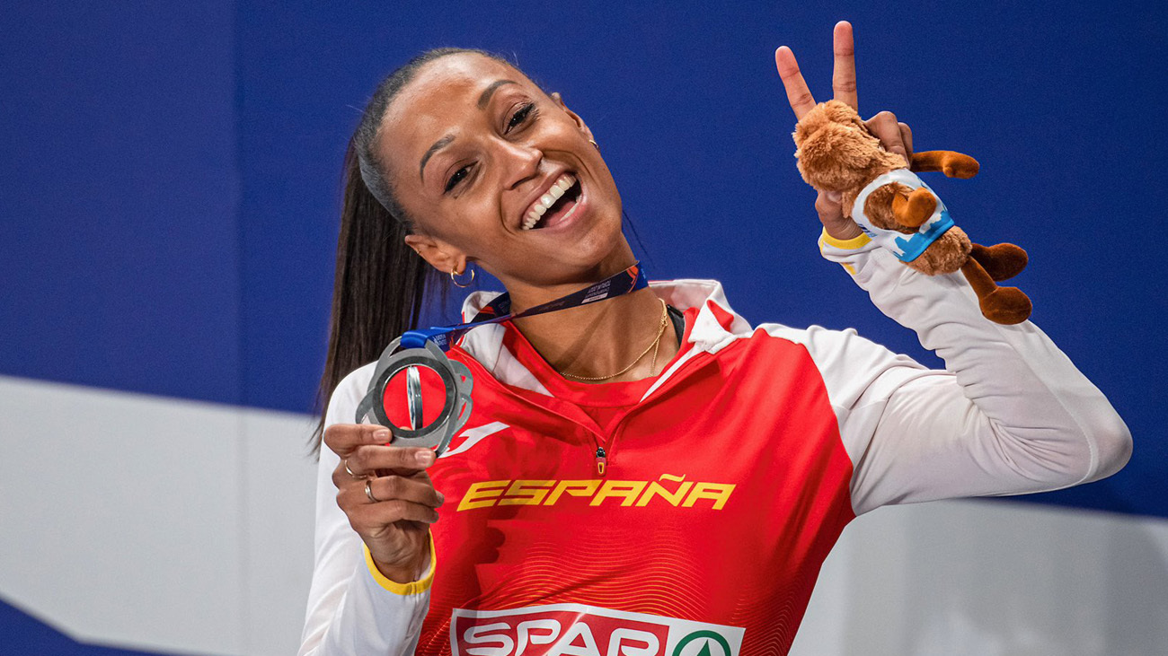 Peleteiro dedica la plata a las mujeres que luchan por el lugar que merecen