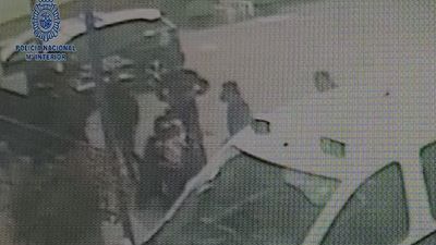 Salvan a una bebé tras atragantarse con un regaliz en Parla