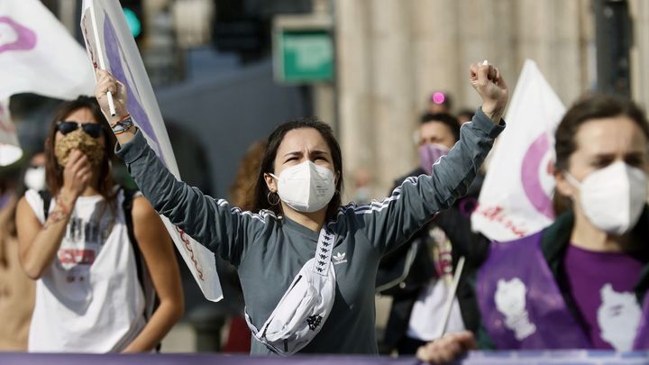 España celebra un 8M marcado por la ausencia de grandes manifestaciones
